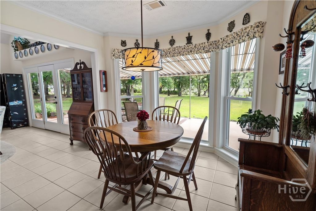 Image 23 of property listing at 791 Turkey Trot Trl, Richmond Hill, GA 31324