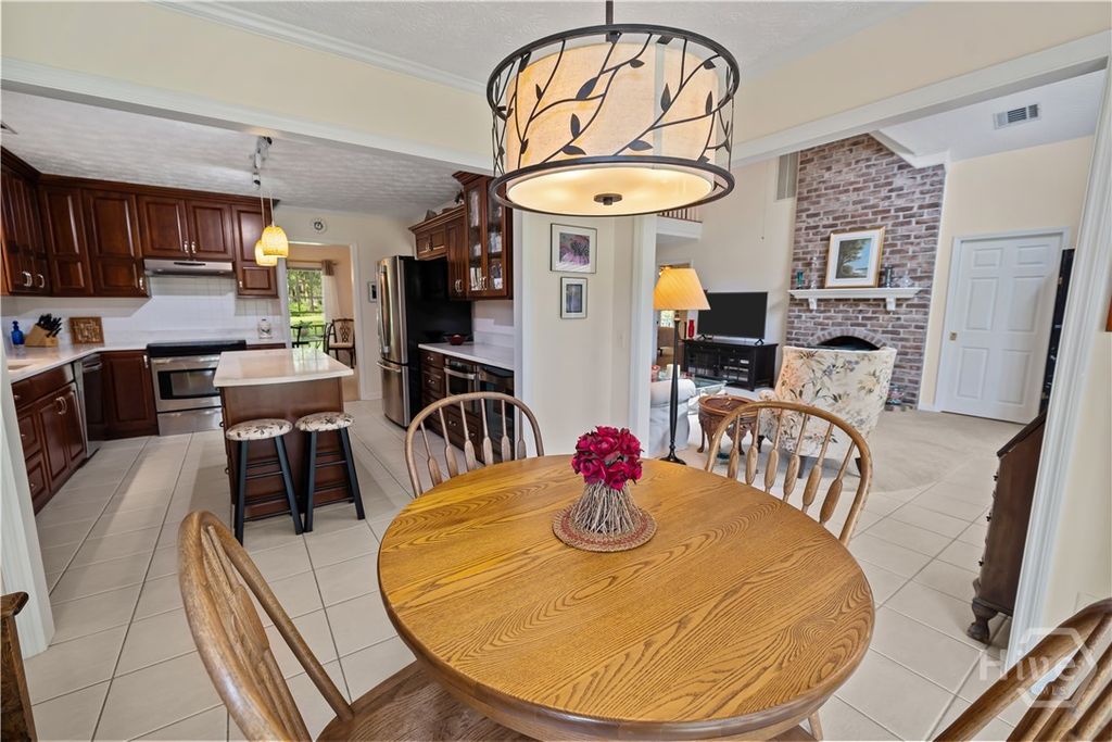 Image 25 of property listing at 791 Turkey Trot Trl, Richmond Hill, GA 31324