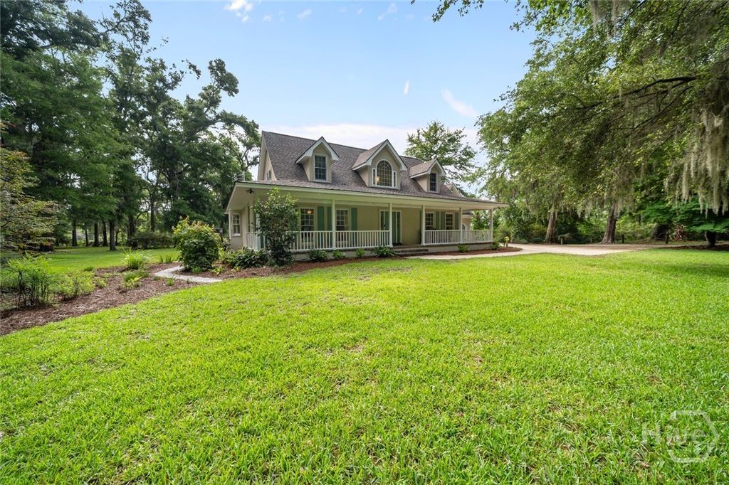 Image 57 of property listing at 791 Turkey Trot Trl, Richmond Hill, GA 31324