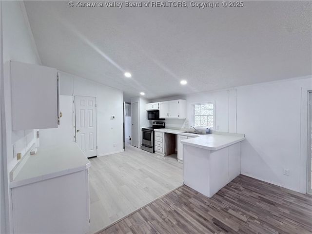 66 N Red Oak Drive, Cottageville, WV 25239