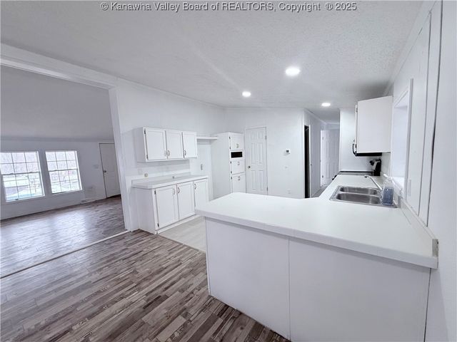 66 N Red Oak Drive, Cottageville, WV 25239