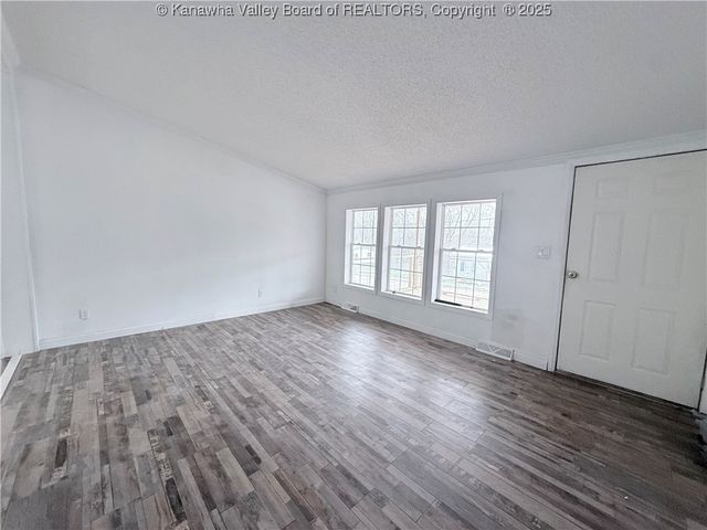 66 N Red Oak Drive, Cottageville, WV 25239