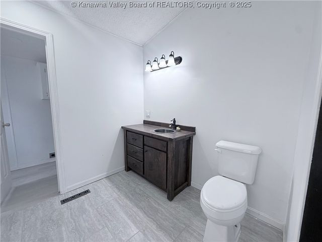 66 N Red Oak Drive, Cottageville, WV 25239