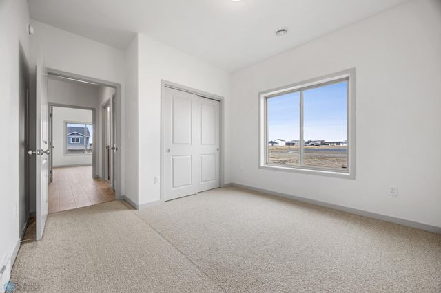 10218 73rd Street S, Horace, ND 58047