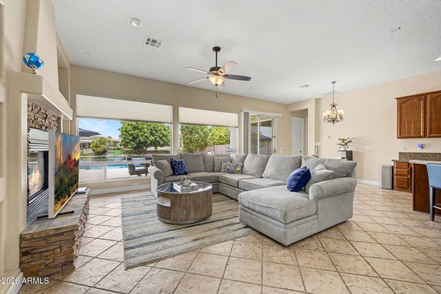 440 E CRESCENT Place, Chandler, AZ 85249