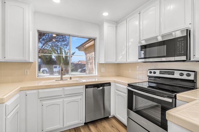 2270 N Brunswick Ave., Fresno, CA 93722