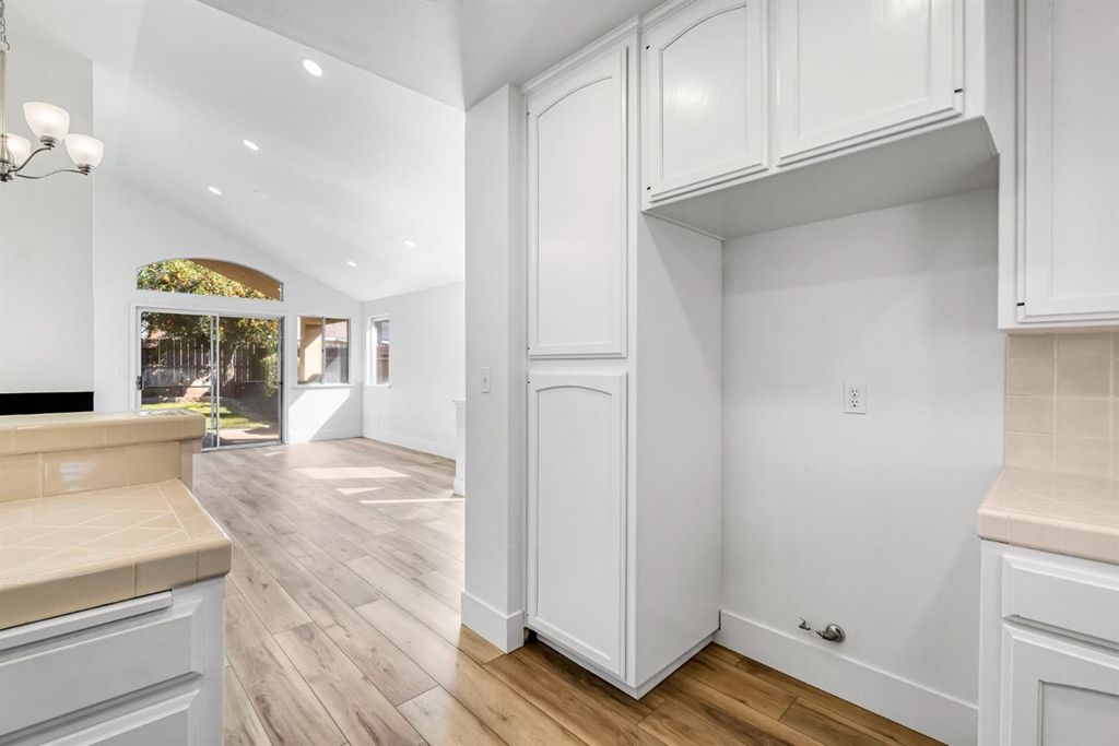 Image 18 of property listing at 2270 N Brunswick Ave., Fresno, CA 93722