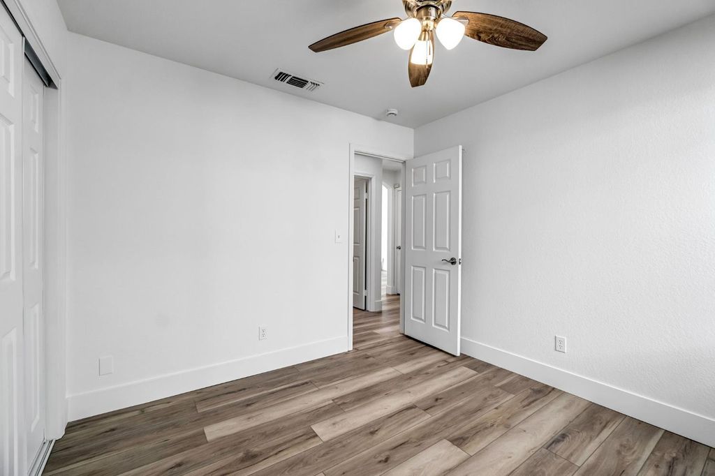 Image 24 of property listing at 2270 N Brunswick Ave., Fresno, CA 93722