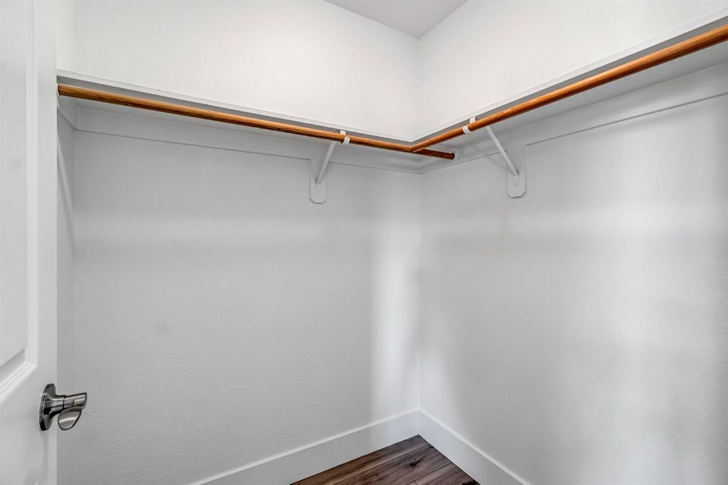 Image 28 of property listing at 2270 N Brunswick Ave., Fresno, CA 93722