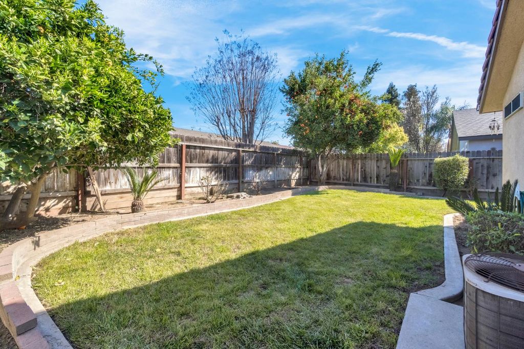 Image 31 of property listing at 2270 N Brunswick Ave., Fresno, CA 93722