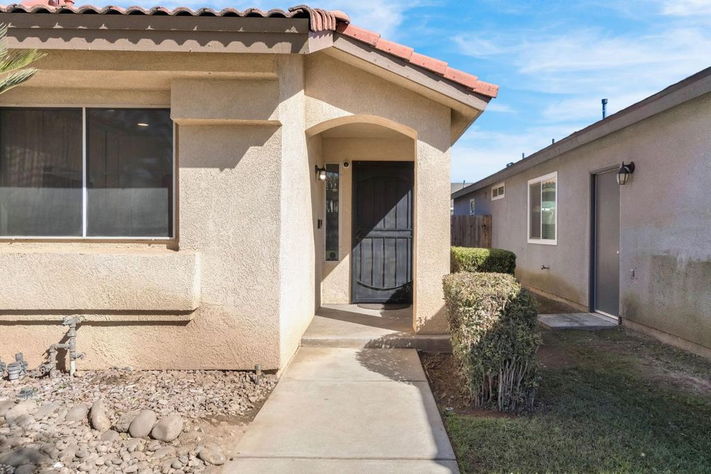 Image 4 of property listing at 2270 N Brunswick Ave., Fresno, CA 93722