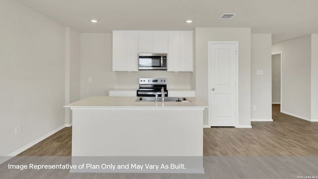1107 PRINCE ALBERT, Seguin, TX 78155