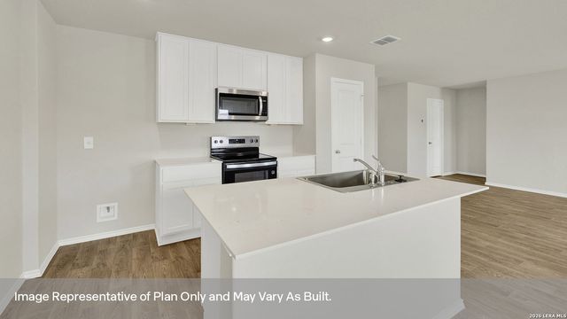 1107 PRINCE ALBERT, Seguin, TX 78155
