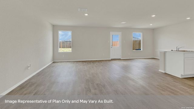 1107 PRINCE ALBERT, Seguin, TX 78155