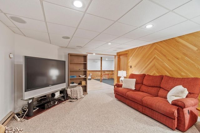 99 Beaver Road, Reading, MA 01867