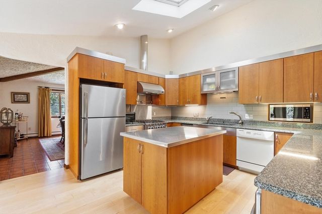 99 Beaver Road, Reading, MA 01867