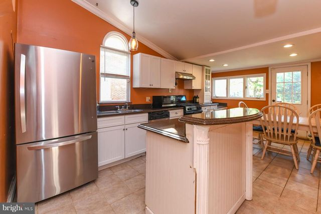 326 PENN ST, Burlington, NJ 08016