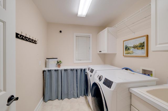 7809 Quail Creek Road, Maumee, OH 43537