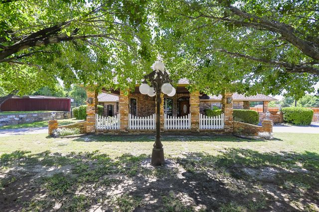 215 Willow Creek Lane, Ovilla, TX 75154