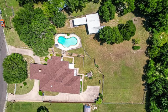 215 Willow Creek Lane, Ovilla, TX 75154