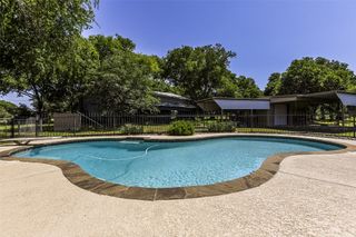 215 Willow Creek Lane, Ovilla, TX 75154