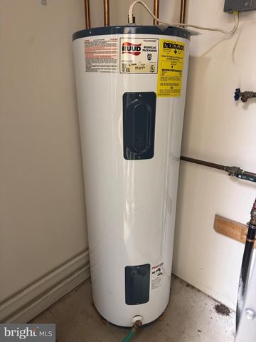 720 NAPLES DR, Hagerstown, MD 21740