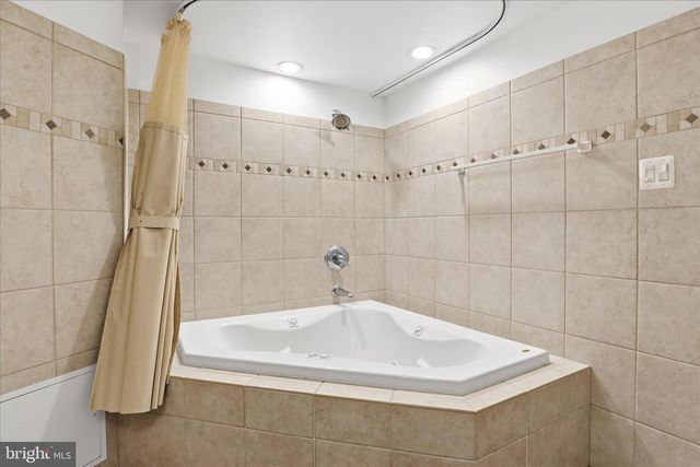 5927 WILD BROOK CT, Centreville, VA 20121