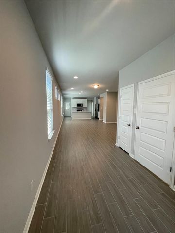 125 Unforgiven LN, Jarrell, TX 76537