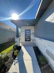 125 Unforgiven LN, Jarrell, TX 76537