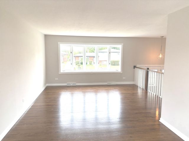 565 Arlene Drive, Wood Dale, IL 60191