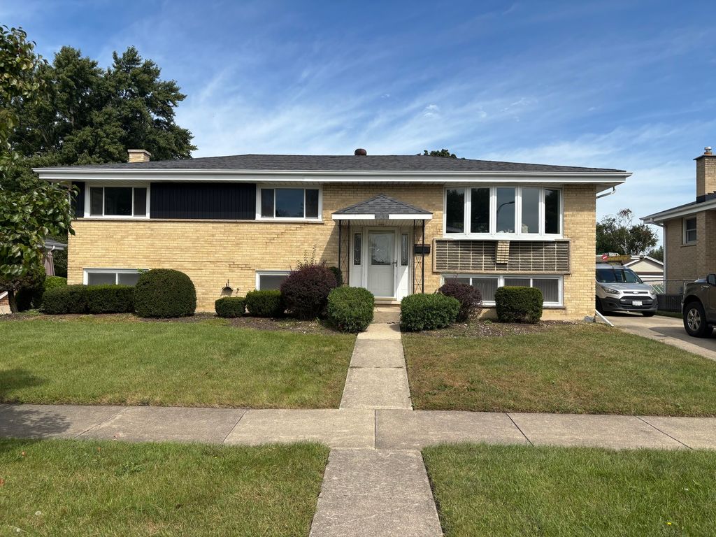 565 Arlene Drive, Wood Dale, IL 60191