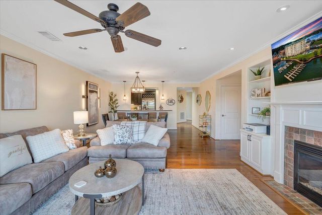 100 BRIDGEWATER POINTE PL 404, Moneta, VA 24121