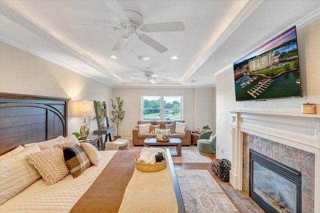 100 BRIDGEWATER POINTE PL 404, Moneta, VA 24121