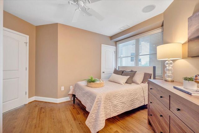 100 BRIDGEWATER POINTE PL 404, Moneta, VA 24121