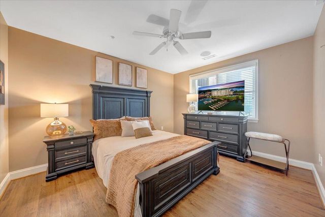 100 BRIDGEWATER POINTE PL 404, Moneta, VA 24121