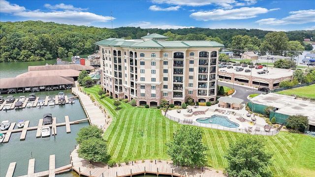 100 BRIDGEWATER POINTE PL 404, Moneta, VA 24121