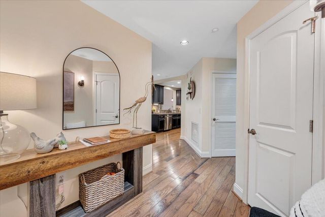 100 BRIDGEWATER POINTE PL 404, Moneta, VA 24121