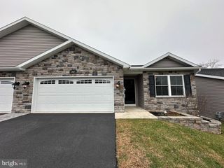 707 SHOOK COURT W, Greencastle, PA 17225