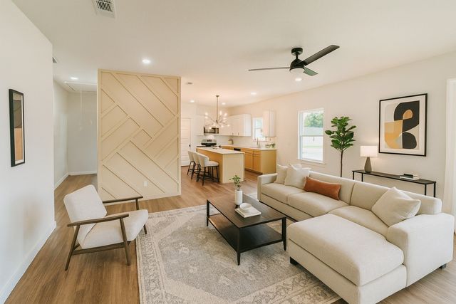 271 11th Street, Paris, TX 75460