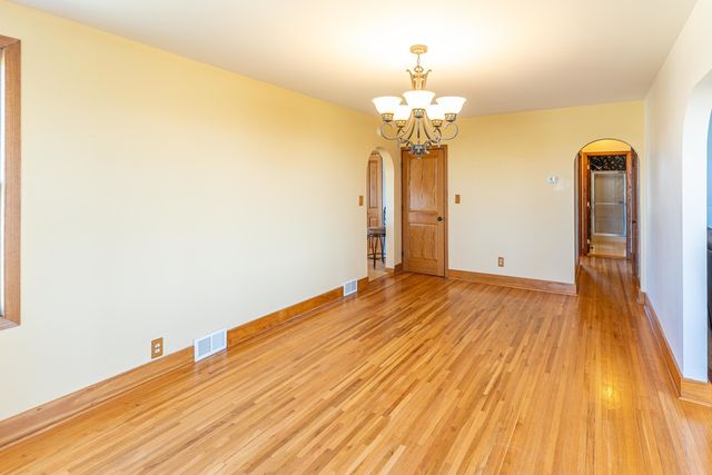 3405 S White Rock Road, Rochelle, IL 61068