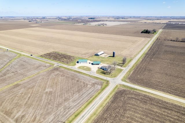 3405 S White Rock Road, Rochelle, IL 61068