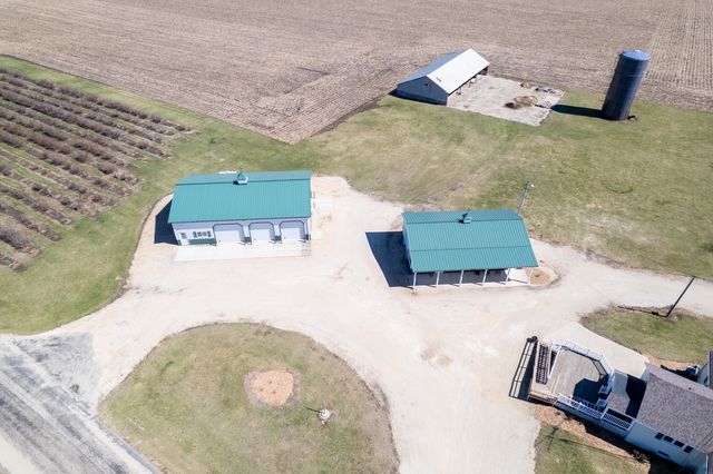 3405 S White Rock Road, Rochelle, IL 61068