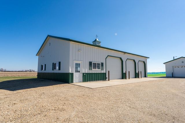 3405 S White Rock Road, Rochelle, IL 61068