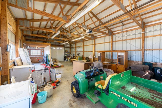 3405 S White Rock Road, Rochelle, IL 61068