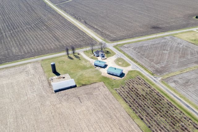 3405 S White Rock Road, Rochelle, IL 61068