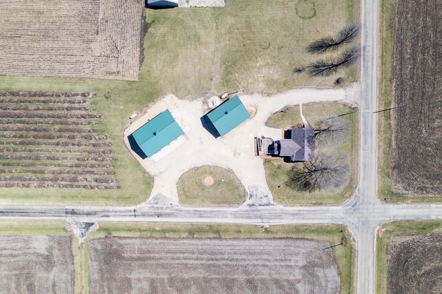 3405 S White Rock Road, Rochelle, IL 61068