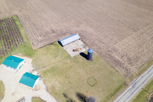 3405 S White Rock Road, Rochelle, IL 61068