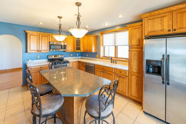 3405 S White Rock Road, Rochelle, IL 61068