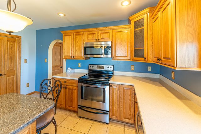 3405 S White Rock Road, Rochelle, IL 61068