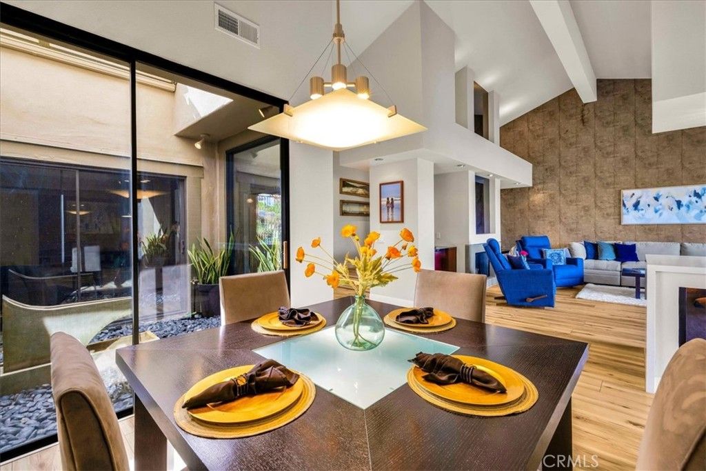 Image 14 of property listing at 194 Green Mountain Drive, Palm Desert, CA 92211